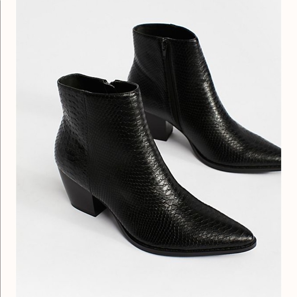 COCONUTS BY MATISSE Vegan Going West Boot Black S7
